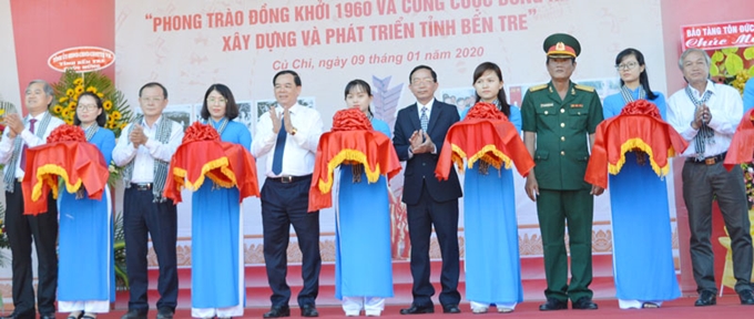 Hô Chi Minh-Ville exposition sur le mouvement «Dong khoi»