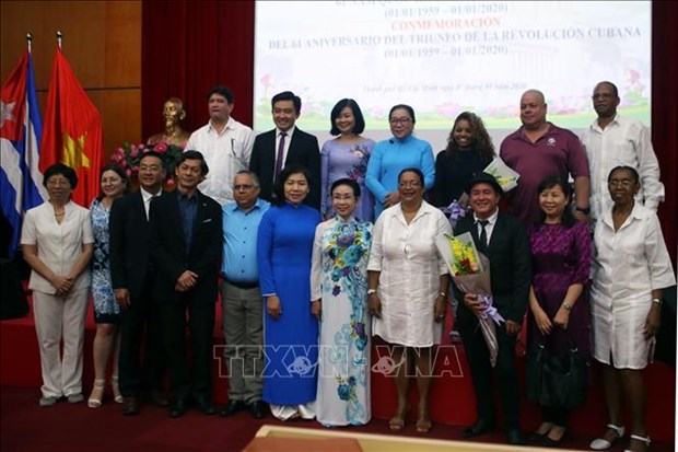 Rencontre à l occasion du 61e anniversaire de la Fête nationale de Cuba