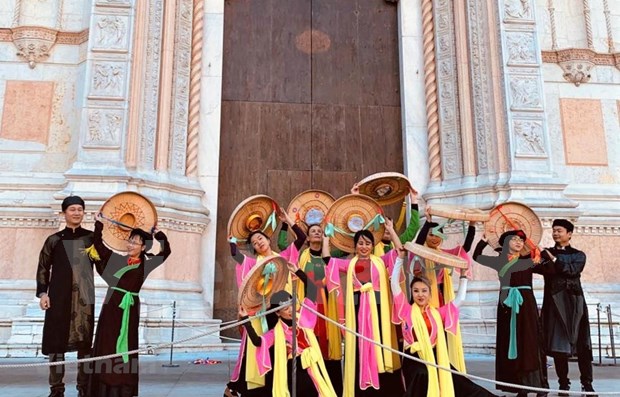 La culture vietnamienne présentée lors du Festival de musique et d art Dancin’BO en Italie