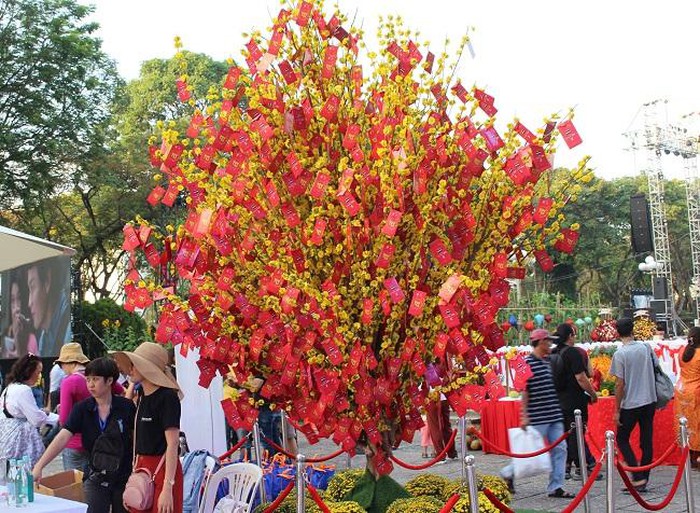 Les Saïgonnais déjà dans l ambiance du Têt
