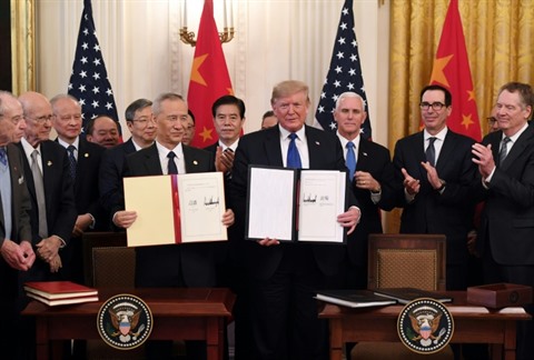 Trump signe un accord commercial historique avec la Chine