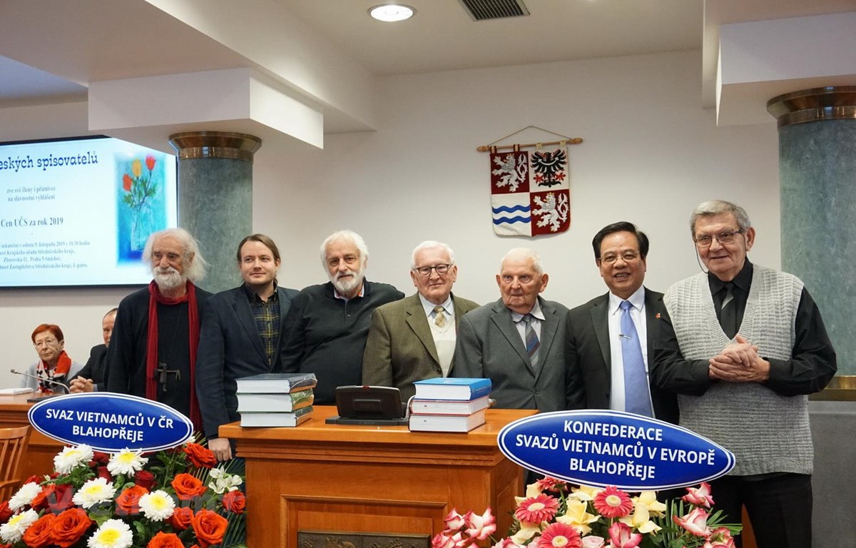 Le Grand dictionnaire tchèque-vietnamien, dictionnaire de l’année 2020