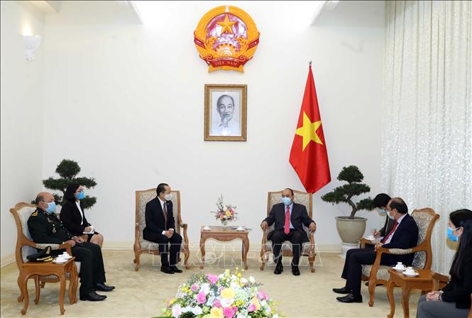 Le PM Nguyên Xuân Phuc reçoit le nouvel ambassadeur du Cambodge