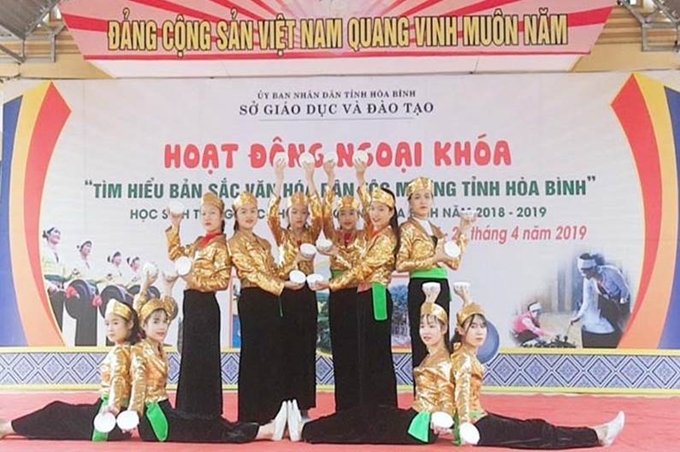 Hoa Binh Efforts de préservation et de valorisation de la culture traditionnelle dans les écoles