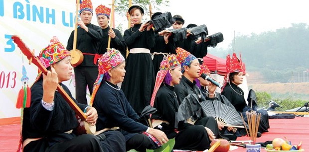 Chez les Tày de Binh Liêu, le dàn tinh donne le ton