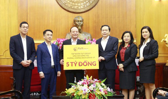 Covid-19 et sécheresse plus de 34 milliards de dongs mobilisés à HCM-V