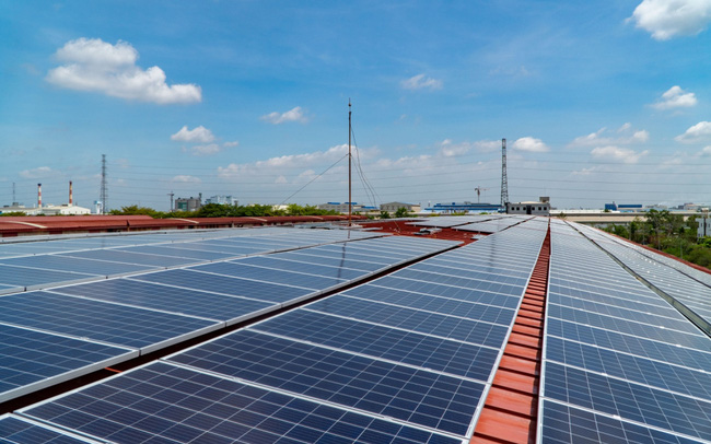 Super Energy investit 456,7 millions de dollars dans quatre centrales solaires au Vietnam