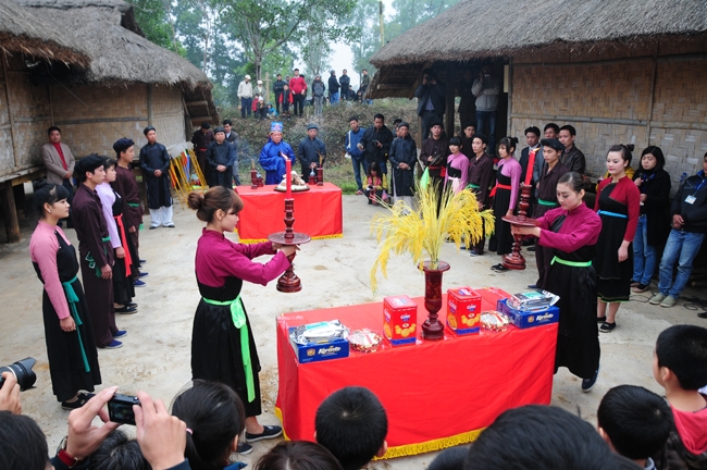 Découverte de la fête d imploration des bonnes récoltes de l’ethnie San Chay