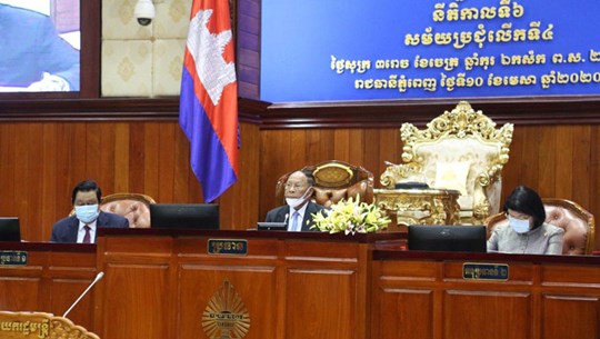Le Cambodge adopte le projet de loi sur l’état d’urgence