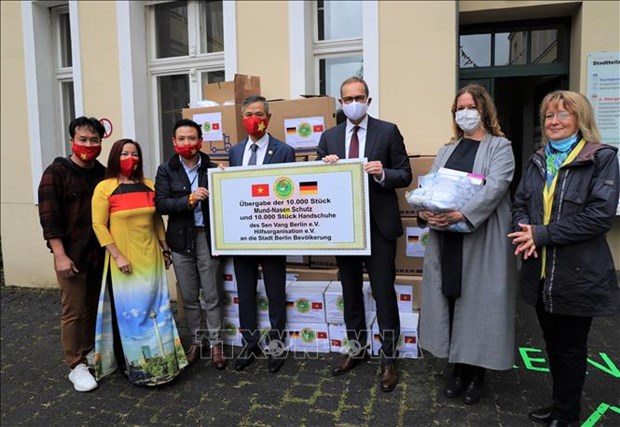 Le maire de Berlin apprécie les activités philanthropiques de la communauté vietnamienne
