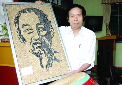 Un portrait de l Oncle Hô en graines de haricots et du riz