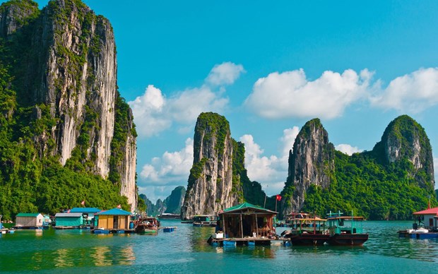 ​La baie de Ha Long est autorisée à accueillir à nouveau les visiteurs à partir du 4 mai