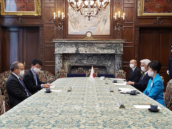 La présidente de la Chambre haute du Japon apprécie les réalisations du Vietnam face au COVID-19