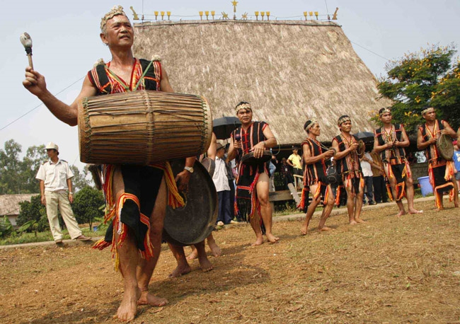 Les gongs - le son du Tây Nguyên