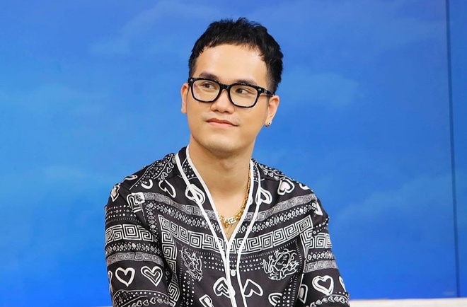 Billboard célèbre le succès mondial du compositeur Khac Hung