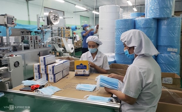 Le Vietnam exporte près de 416 millions de masques de protection