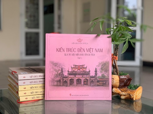 Des livres sur les monuments d’architecture vietnamienne voient le jour