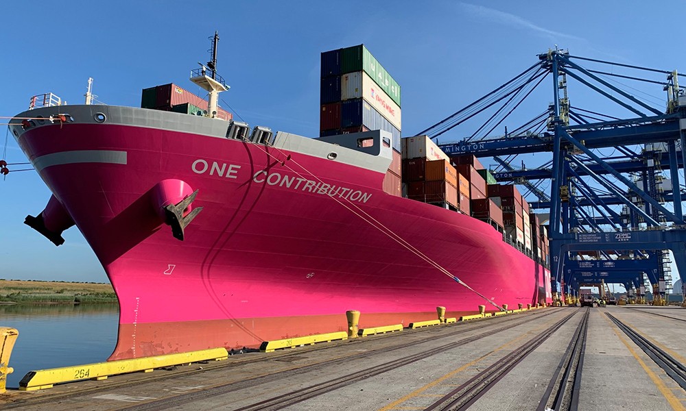 Le port maritime international de Hai Phong accueille un porte-conteneur de 90 000 tonnes