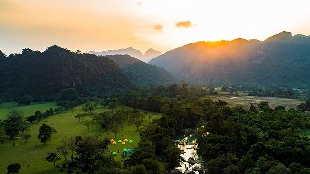 Quang Binh coopère avec Hanoi et Da Nang pour stimuler le tourisme intérieur