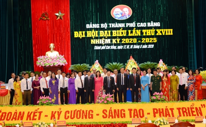 La ville de Cao Bang accorde la priorité au secteur du commerce et des services
