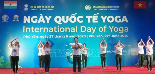 La Journée internationale du yoga organisée à Phu Yen