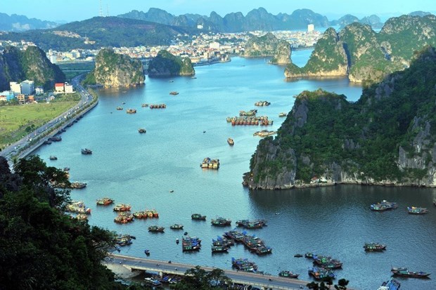Quang Ninh Réduction de 50 sur les frais d hébergement et d entrée à la baie de Ha Long