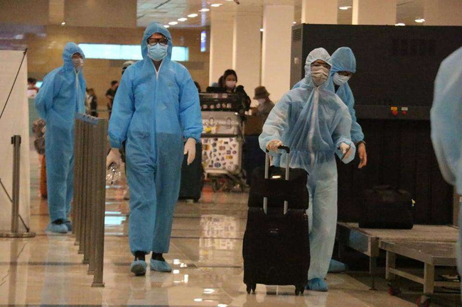 Plus de 240 Vietnamiens rapatriés de Singapour