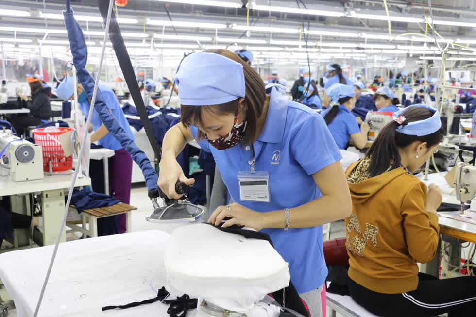 Matsuoka investit 3 milliards de yens dans la production de vêtements de protection au Vietnam