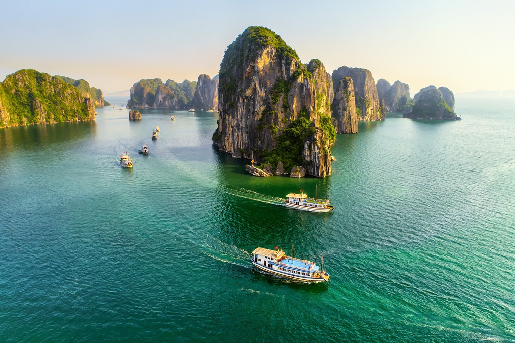 La baie d Ha Long sur la liste des 50 plus belles merveilles naturelles du monde