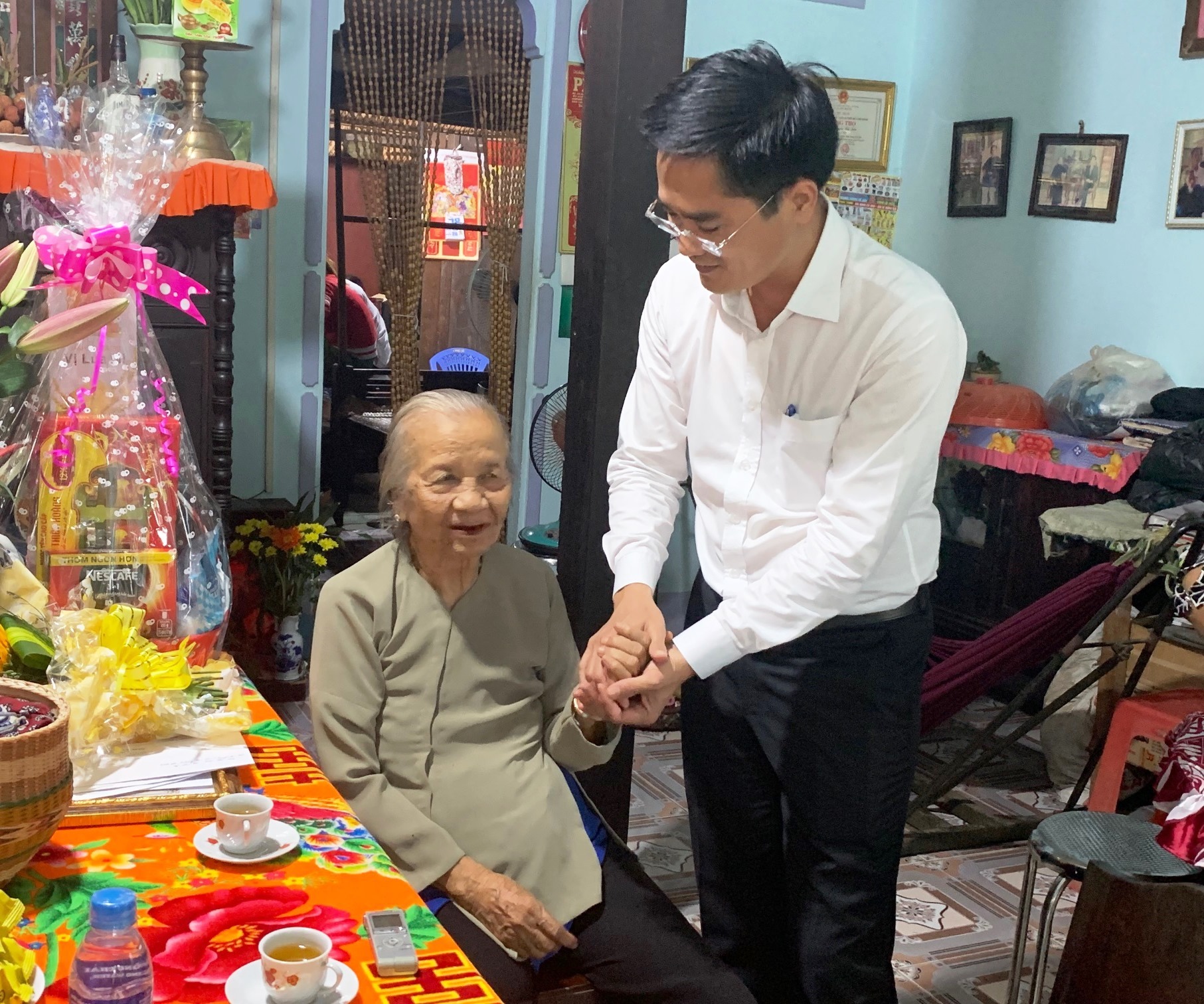 HCM-Ville plus de 78 milliards de dongs pour les personnes méritantes