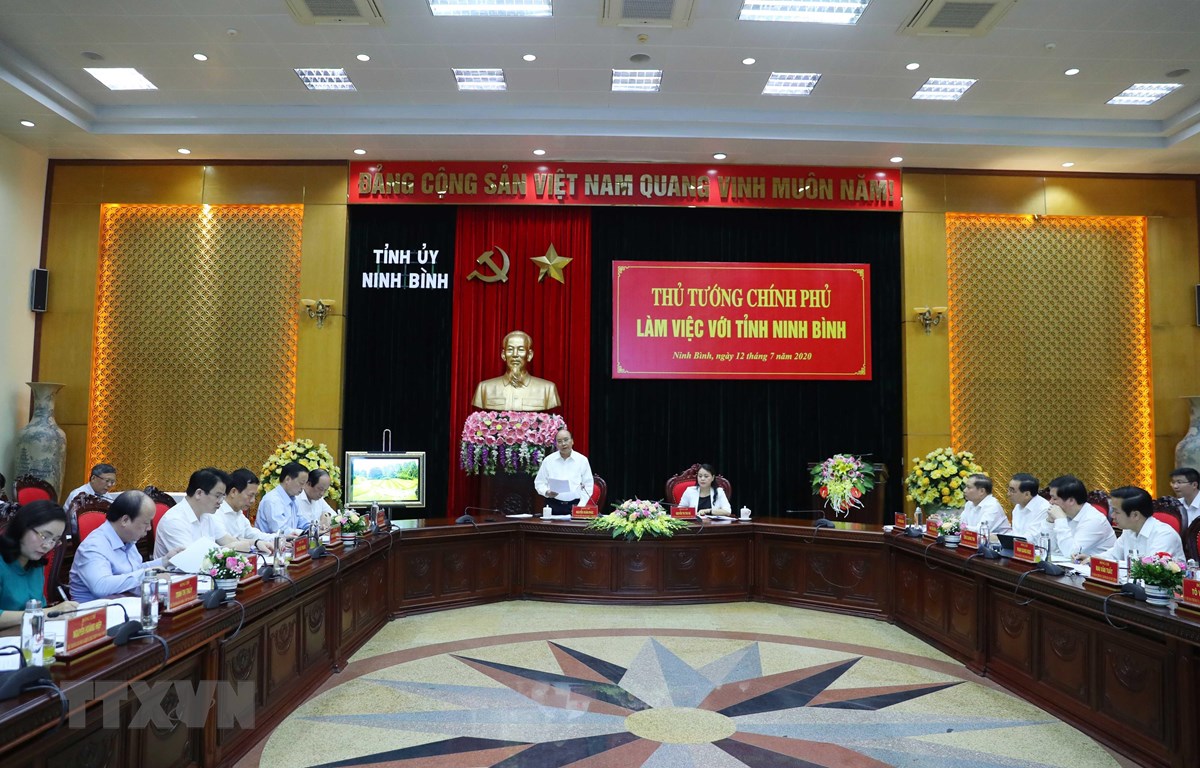 Le Premier ministre Nguyen Xuan Phuc se rend à Ninh Binh