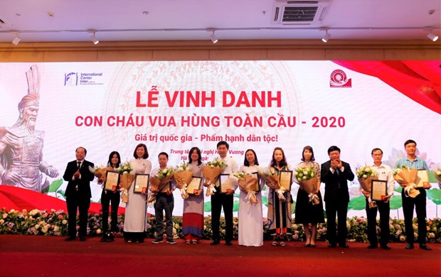 Remise des prix de la Journée mondiale de commémoration des fondateurs du Vietnam 2020