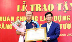 L’entraîneur en chef sud-coréen Park Hang-seo à l’honneur