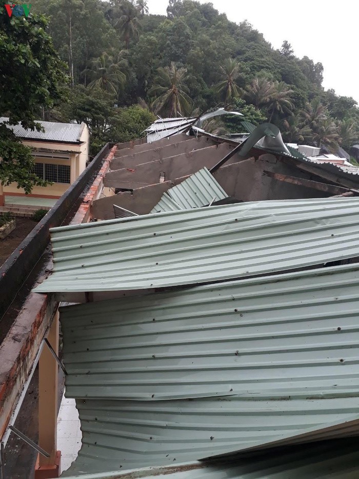 Kien Giang des centaines de maisons endomagées à causes de pluies torrentielles