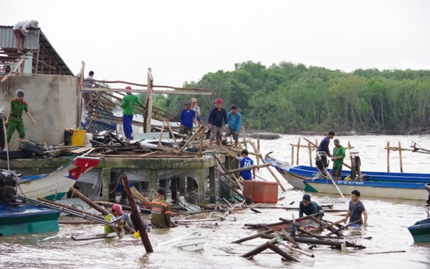 La Croix-Rouge du Vietnam aux côtés des victimes de la tempête Sinlaku à Kien Giang