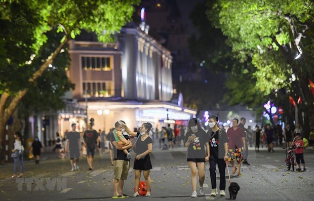 COVID-19  Les rues piétonnes autour du lac Hoàn Kiêm sont fermées
