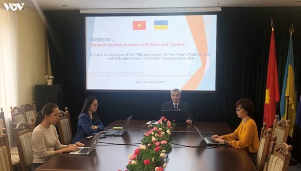 Une visioconférence sur les relations Ukraine-Vietnam