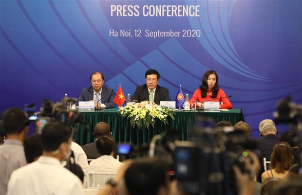 L’AMM 53 et les réunions connexes adoptent un nombre record de documents