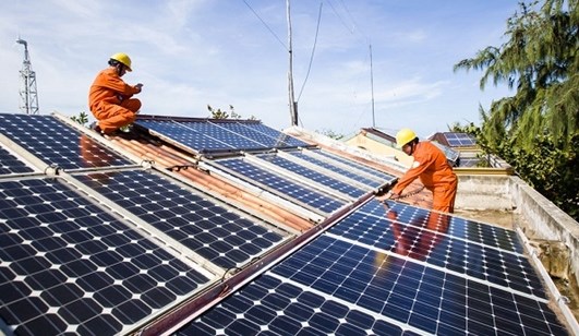 Plus de 25 000 projets de toiture photovoltaïque réalisés en huit mois