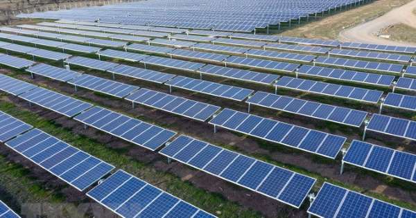 Une entreprise vietnamienne participe au développement de l énergie solaire au Laos