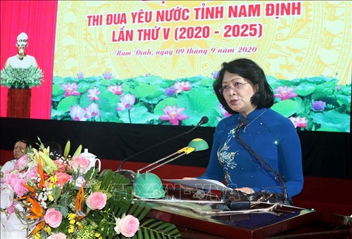 La vice-présidente Dang Thi Ngoc Thinh au Congrès d’émulation patriotique de Nam Dinh