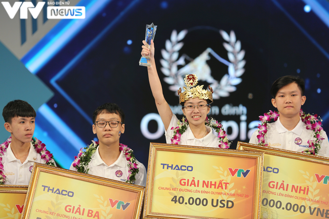 Une lycéenne de Ninh Binh remporte le concours Olympia 2020