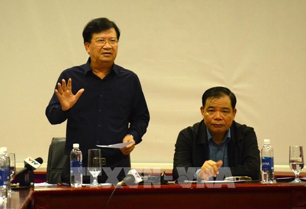 Le vice-PM Trinh Dinh Dung inspecte le travail de réponse au typhon à Quang Nam