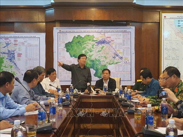 Le vice-PM Trinh Dinh Dung appelle à une vigilance maximale face au typhon Molave