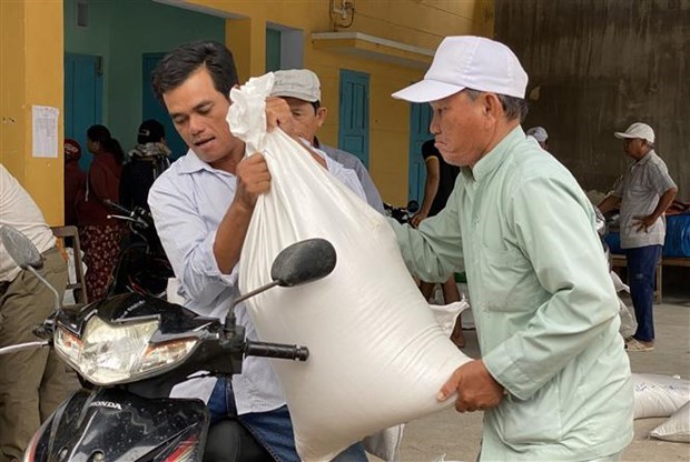 Plus de 954 tonnes de riz pour Ninh Thuân sinistrée par la sécheresse