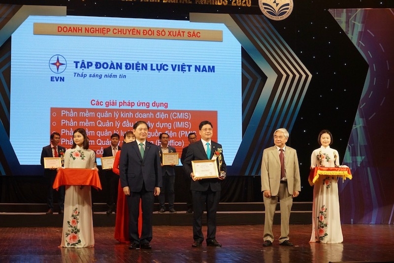 Les gagnants des Prix du numérique au Vietnam 2020 honorés
