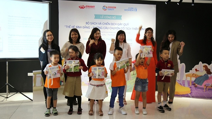 Lancement des premiers livres de contes de fées sur l égalité des sexes pour les enfants vietnamiens