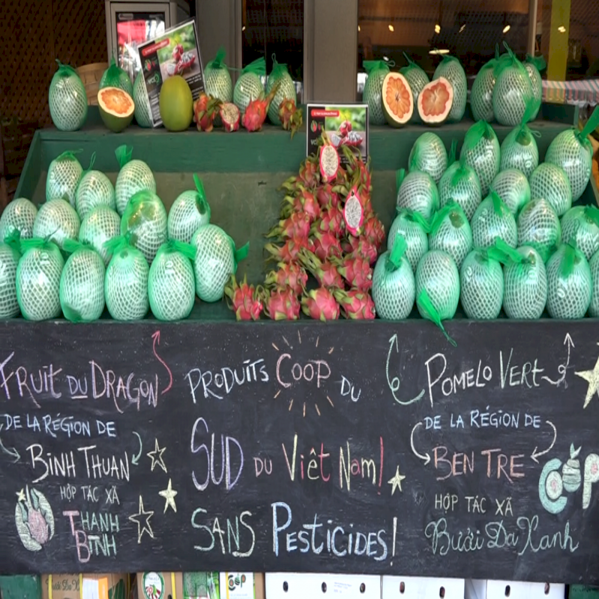 Fruit du dragon et pamplemousse du Vietnam dans les rayons des supermarchés canadiens