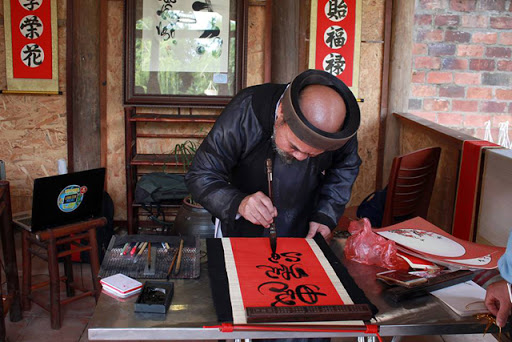 Exposition et le festival de calligraphie en l honneur les 1010 ans de Thang Long-Hanoi