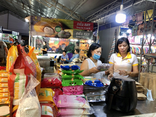 Foire de promotion du commerce 2020 à Ho Chi Minh-Ville